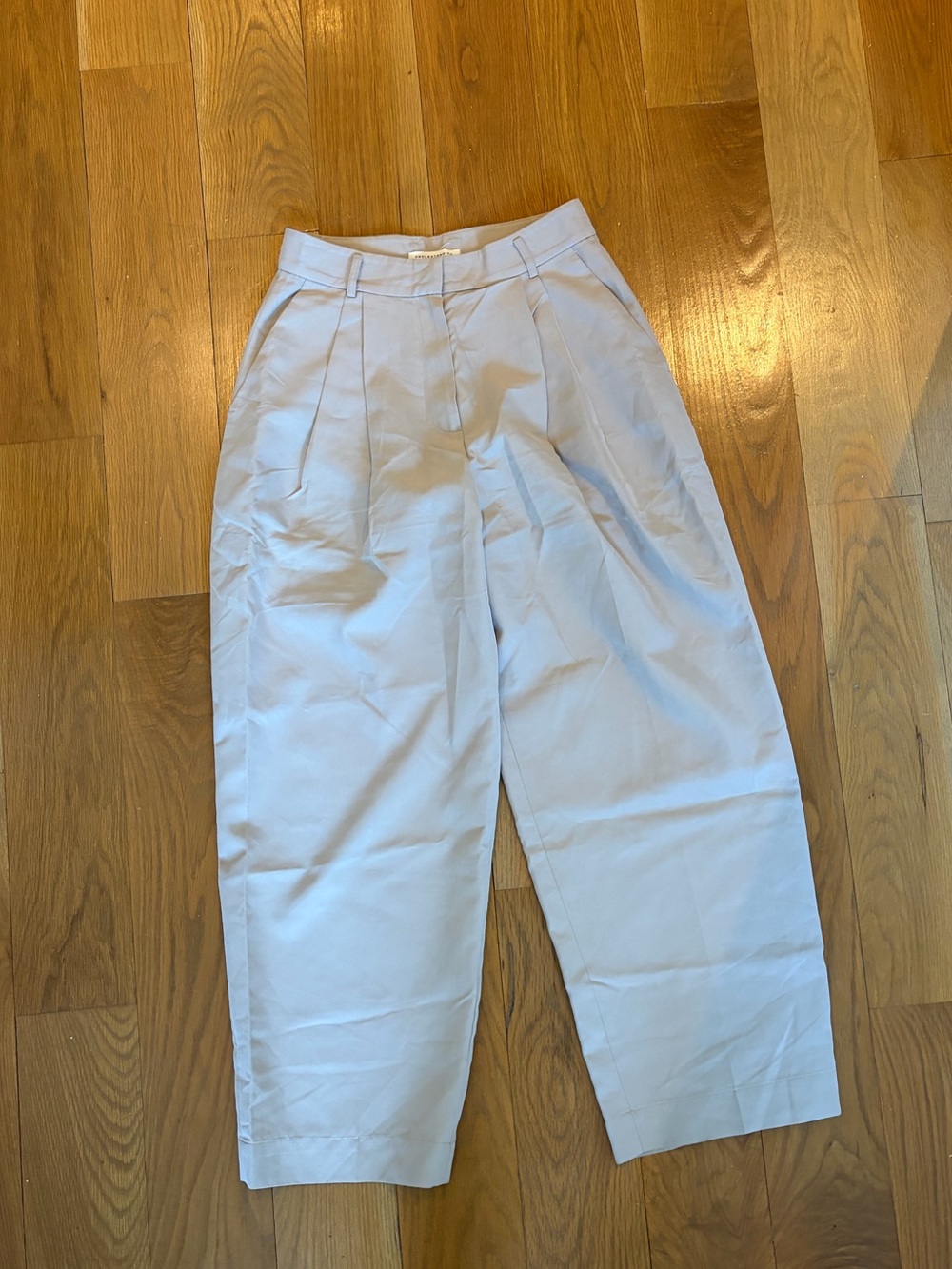 Women’s Pleated Vintage Pants — Light Beige